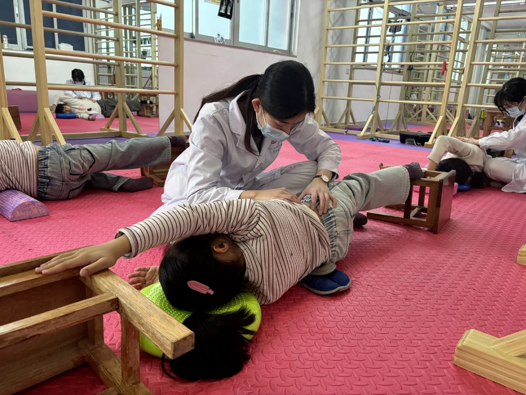 篮球封闭训练中的体能提升方案_1